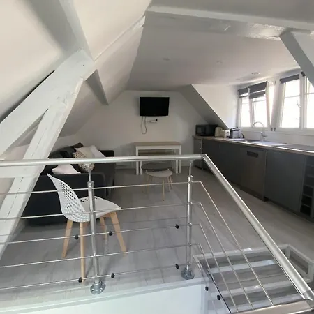 55m Close To Town Center Lejlighed *